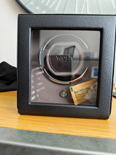 Wolf cub watch winder - watch, black